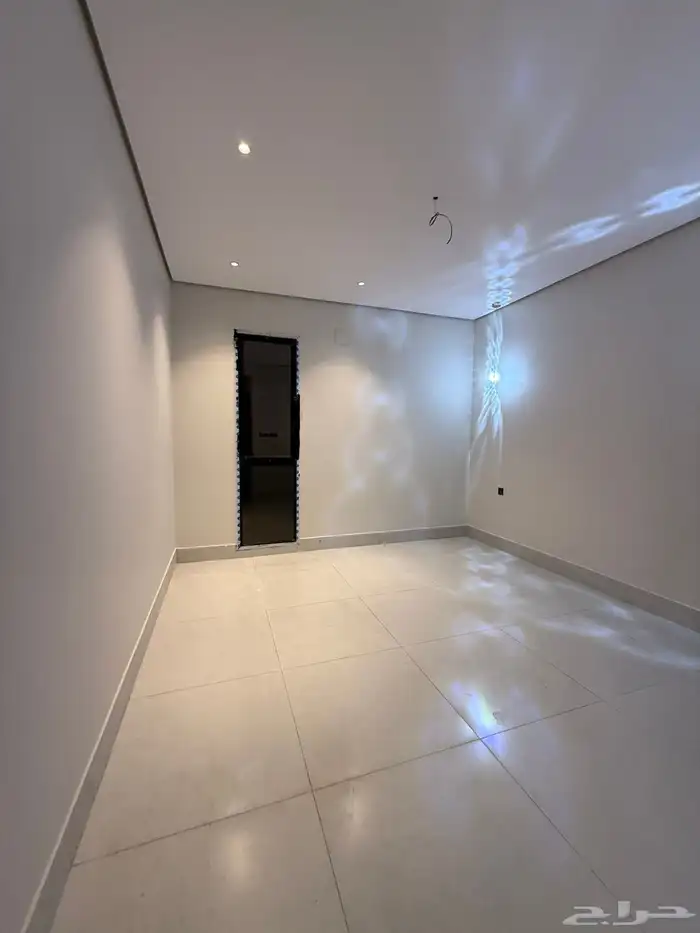 للبيع شقه ارضيه 12