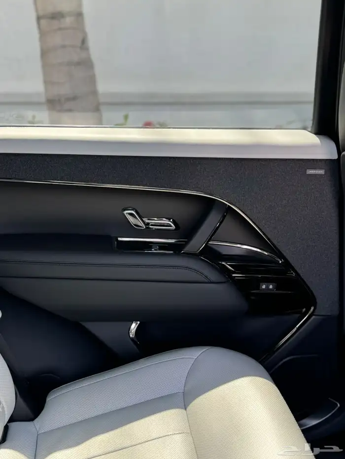 رنج روفر سبورت 2023 12