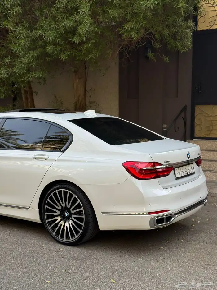 بي ام دبليو 2016 750li 10