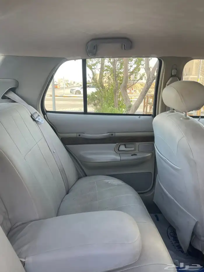 فورد ماركيز 1999 ماشي قليل 11