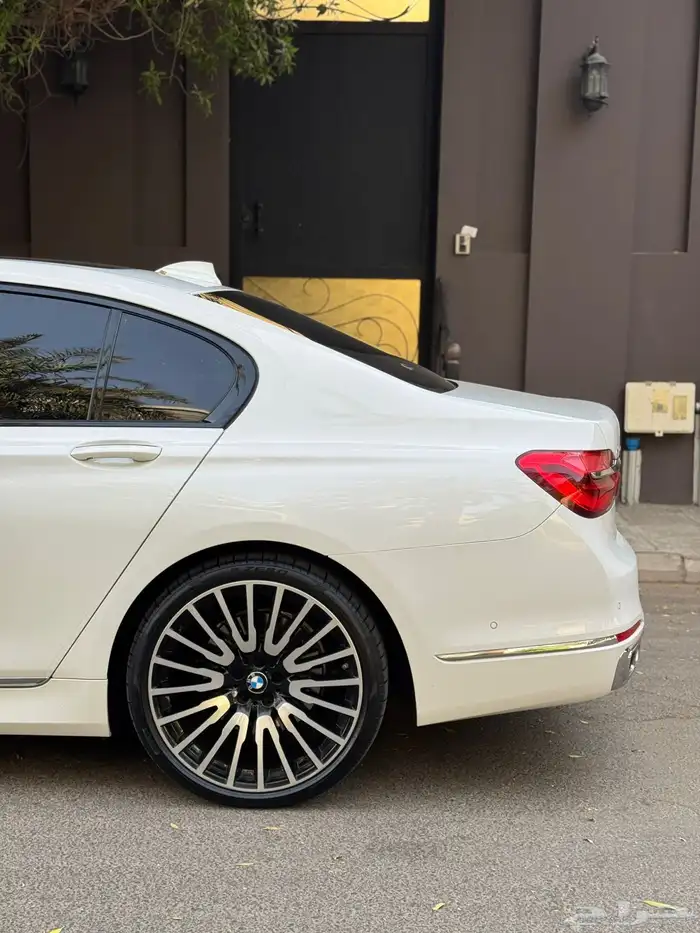 بي ام دبليو 2016 750li 9