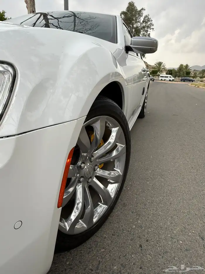 كرايزلر 2016 نظيفة جدا 11