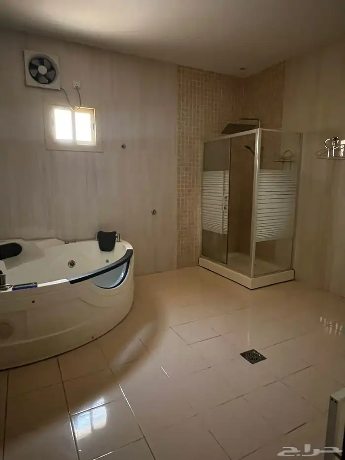 فيلا للايجار 3 ادوار جدة حي ابحر الشمالية مطلوب 90 الف سنوي 1