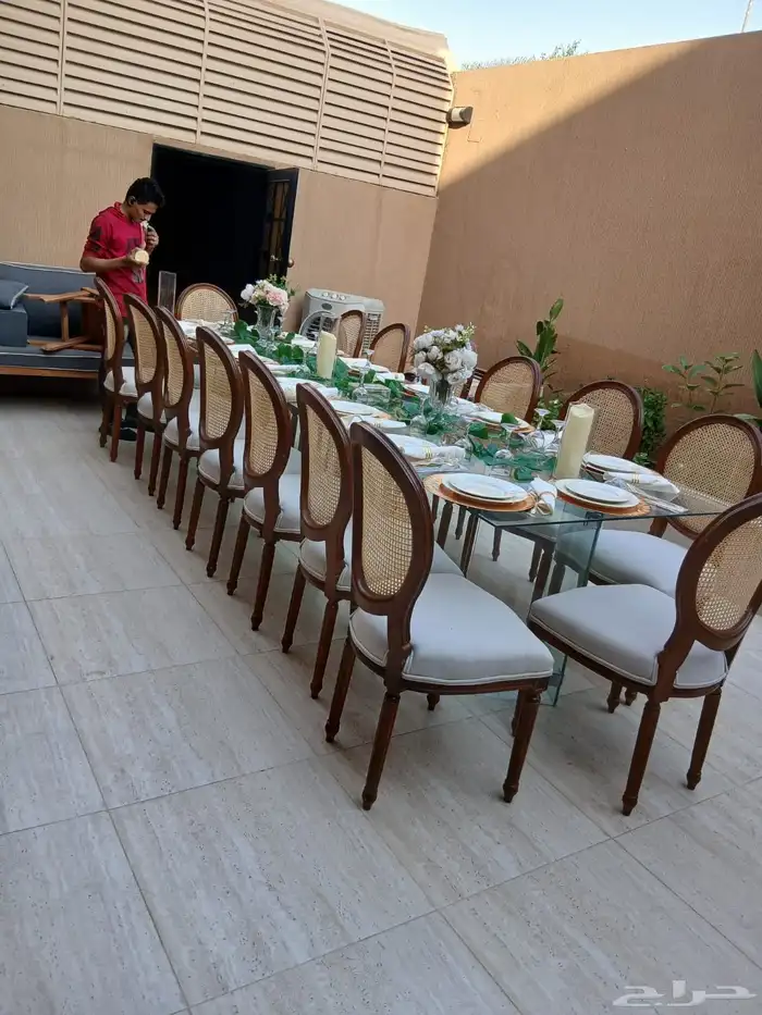 تاجير طاولات طعام كراسي صحون ملاعق تجهيز حفلات 0