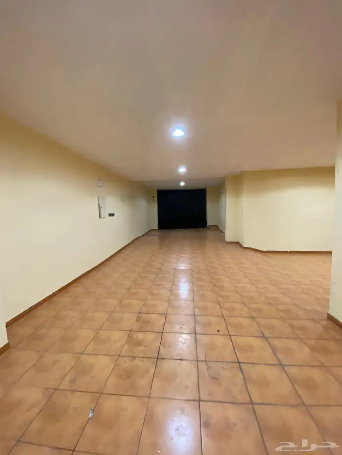 بدروم مستودع و يوجدفيه غرفة مؤثثة 3