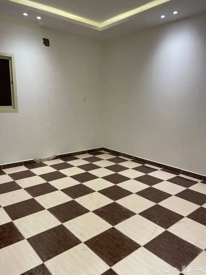 دور أرضي للايجار بالمزاحمية 7