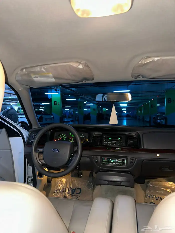 فورد كراون فكتوريا وكاله 18