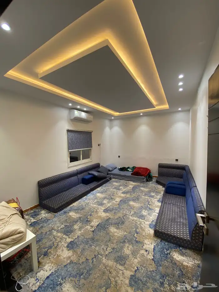 بدروم مستودع و يوجدفيه غرفة مؤثثة 10