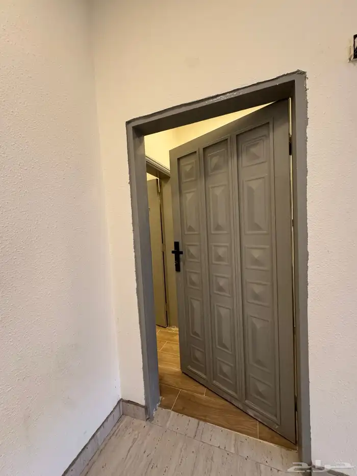 للايجار دور ارضي و دور علوي مفصوله الملز 21