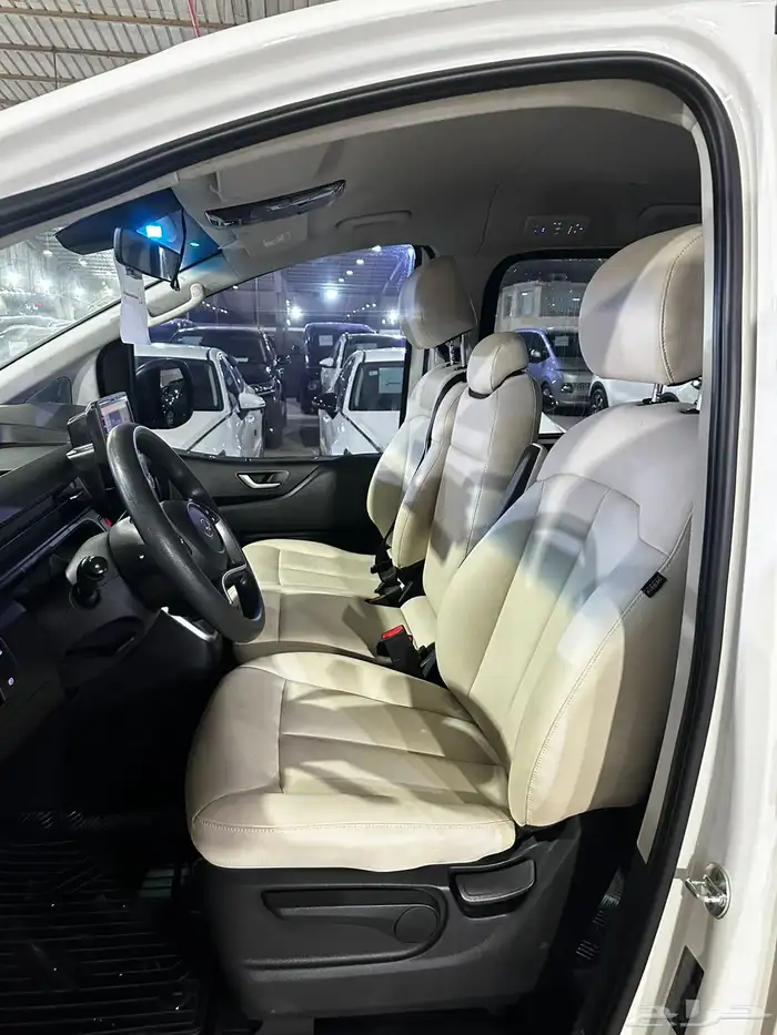 هيونداي ستاريا ابيض 2022 ديزل وارد كوريا 10