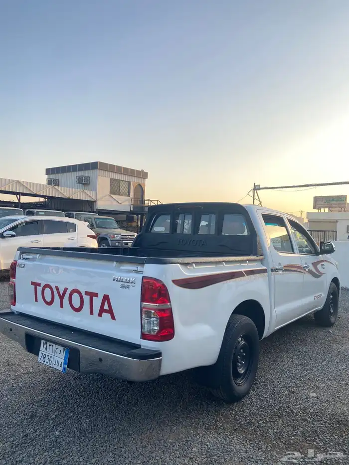 هايلوكس 2014 غمارتين GLX عداد 350 ألف 2