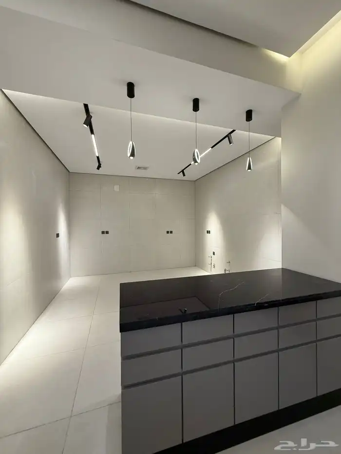 للبيع شقه ارضيه 2