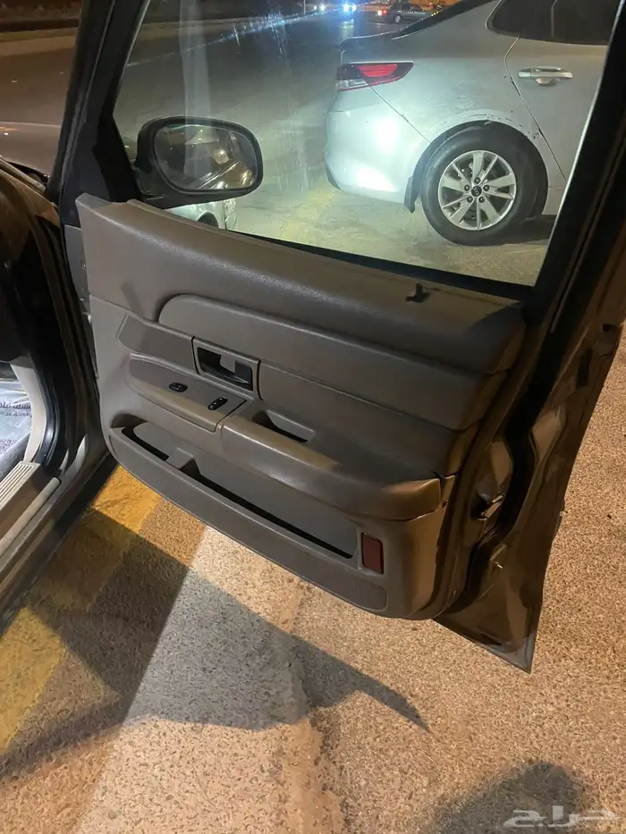 فورد فكتوريا 2004 4