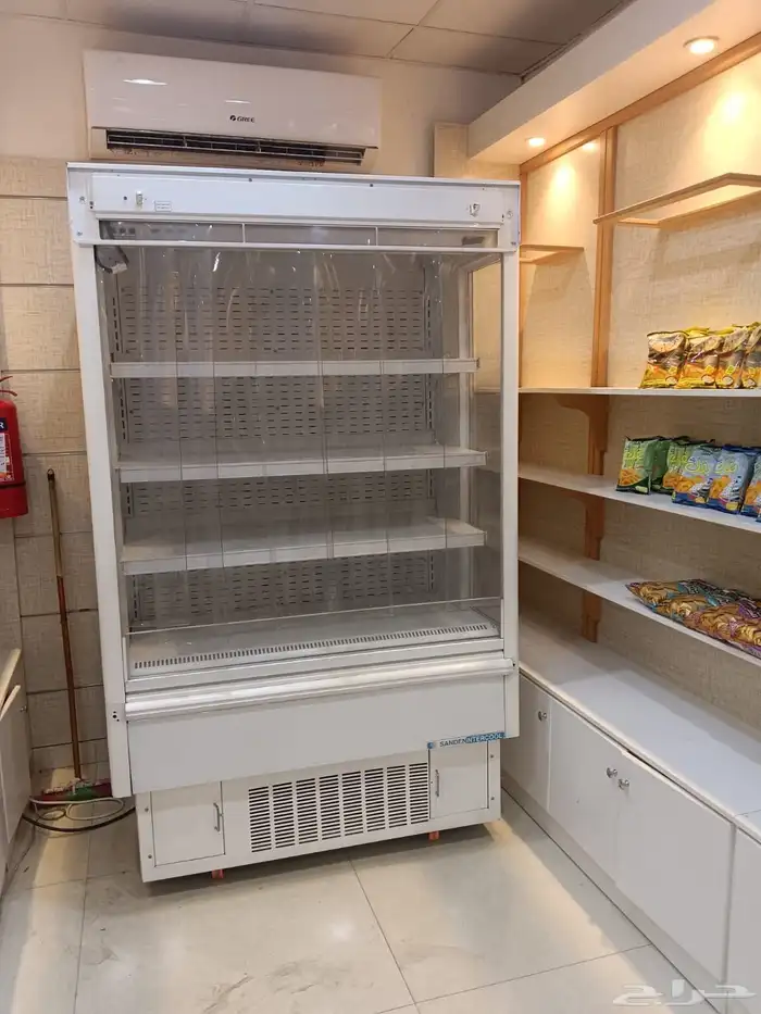 اغراض محل حلويات للبيع 5