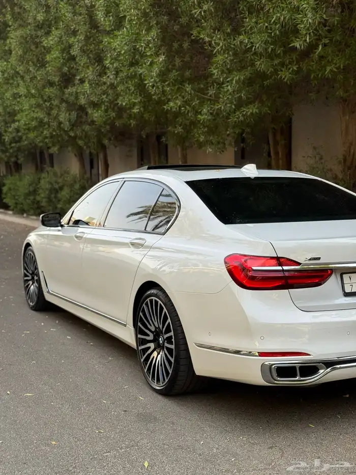 بي ام دبليو 2016 750li 12