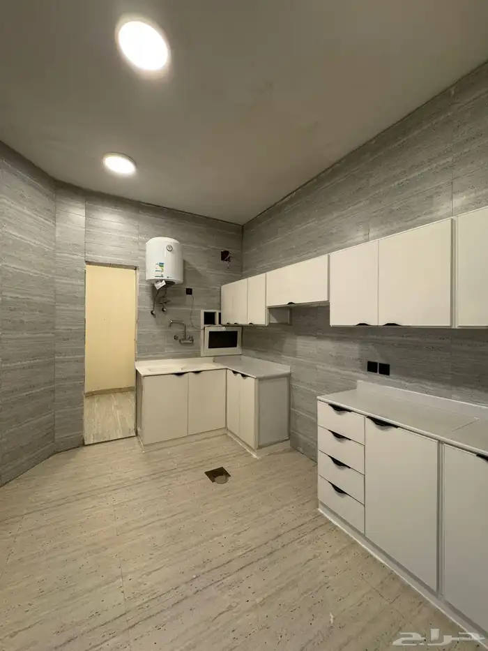 للايجار دور ارضي و دور علوي مفصوله الملز 19