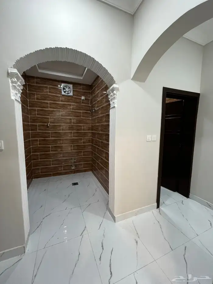 شقة حي الدانة 3 دور ارضي جديدة 10