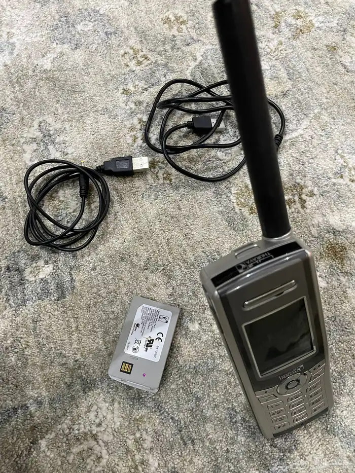 جوال ثريا وارد الفرحان موديل SG-2520 بالأقمار الصناعية 2