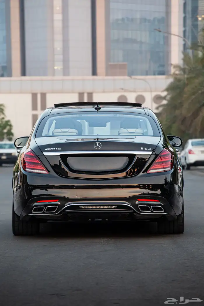 مرسيدس S63 أصلي 2018 اسود اوف وايت 19