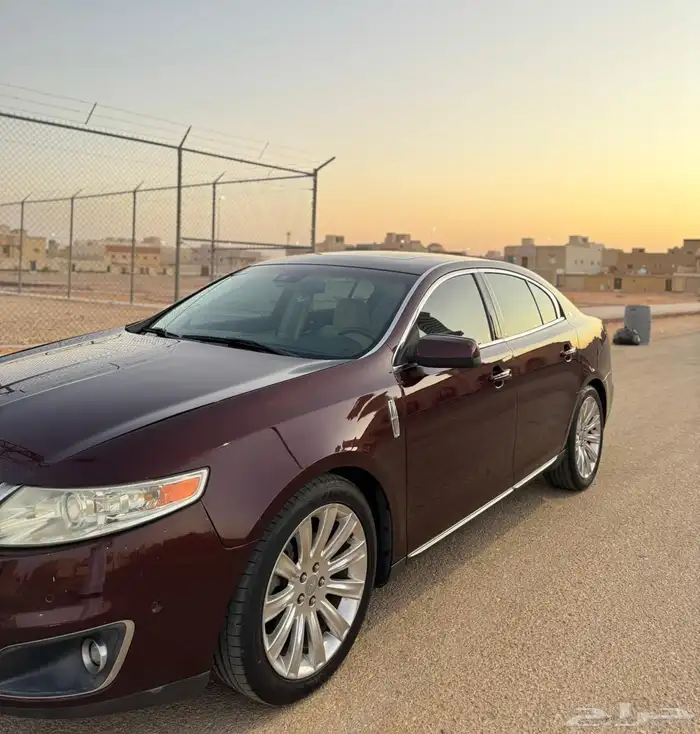 لنكولن 2012 Mks 77