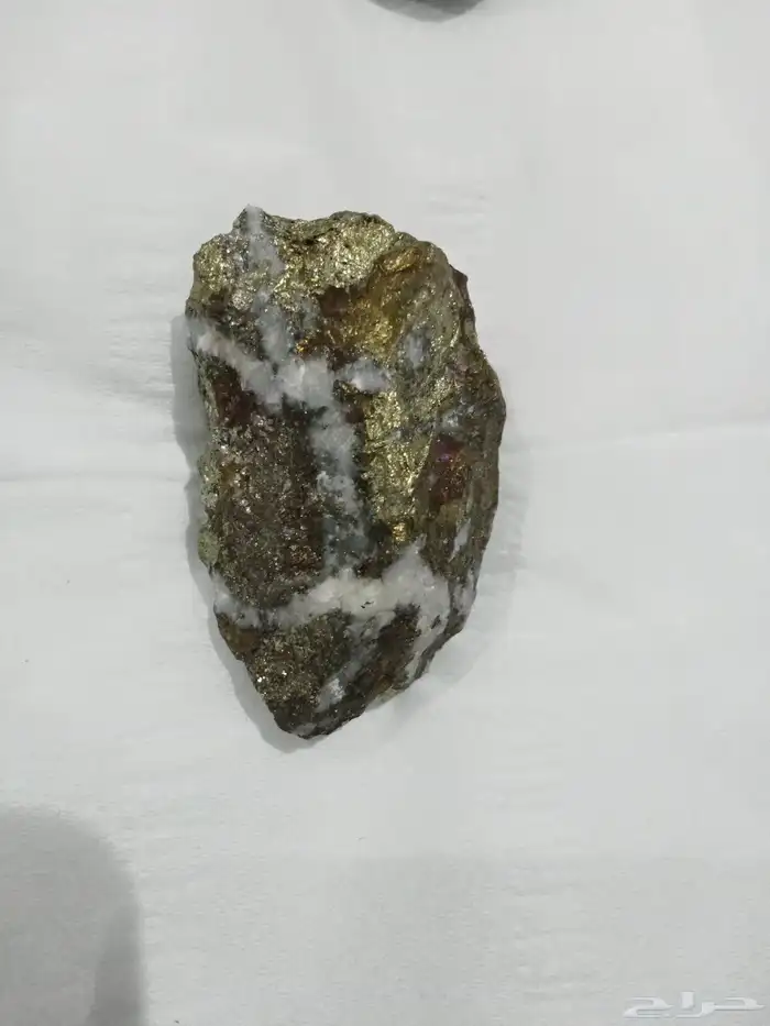 حجر مطعم بالذهب 3