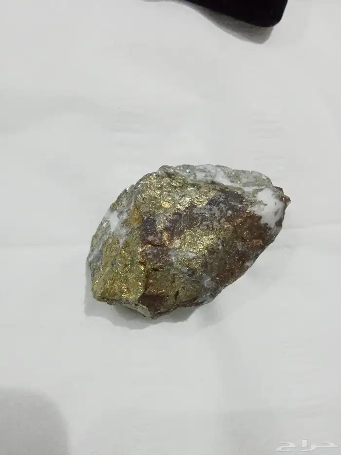 حجر مطعم بالذهب 1