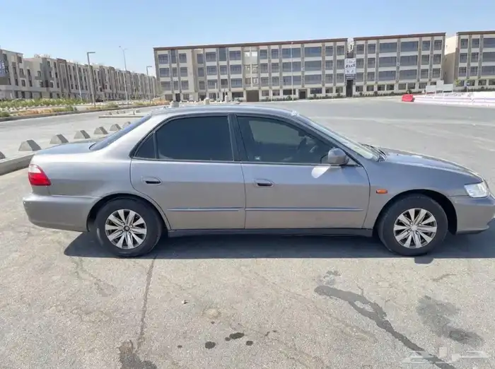 سياره هوندا اكورد 2002لبييع 5