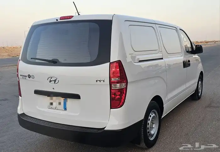 باص هونداي H-1 2021 نقل بضاعه ( عداد قليل ) 3