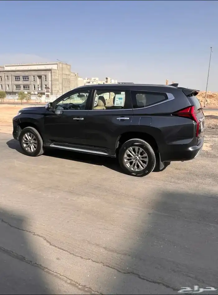 جيب ميتسوبيشي مونتيرو 2021 ( نص فل ) 1