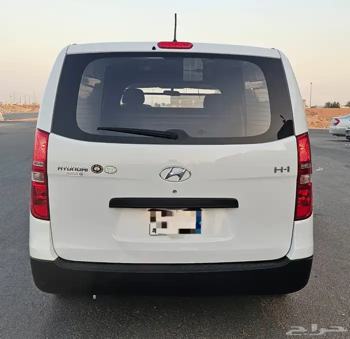 باص هونداي H-1 2021 نقل بضاعه ( عداد قليل ) 4