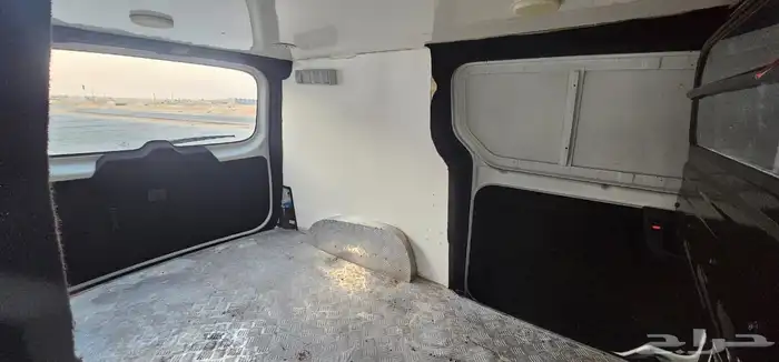 باص هونداي H-1 2021 نقل بضاعه ( عداد قليل ) 9