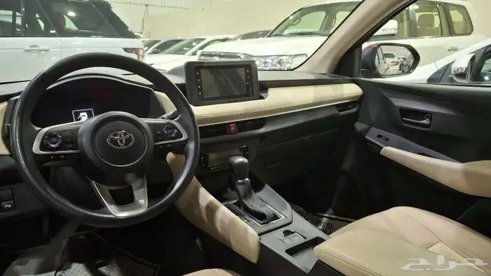 تويوتا يارس 2023 Y plus مستعملة مفحوصه مضمونة مصينة 4