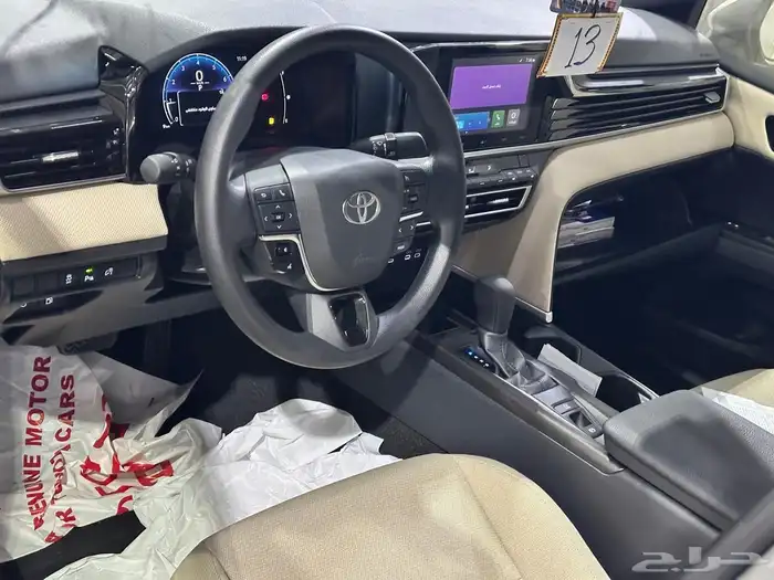 تويوتا كامري E بنزين استاندر اللون تيتانيوم موديل 2025 6