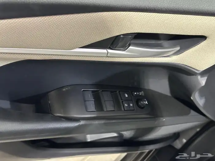 تويوتا كامري E بنزين استاندر اللون تيتانيوم موديل 2025 7