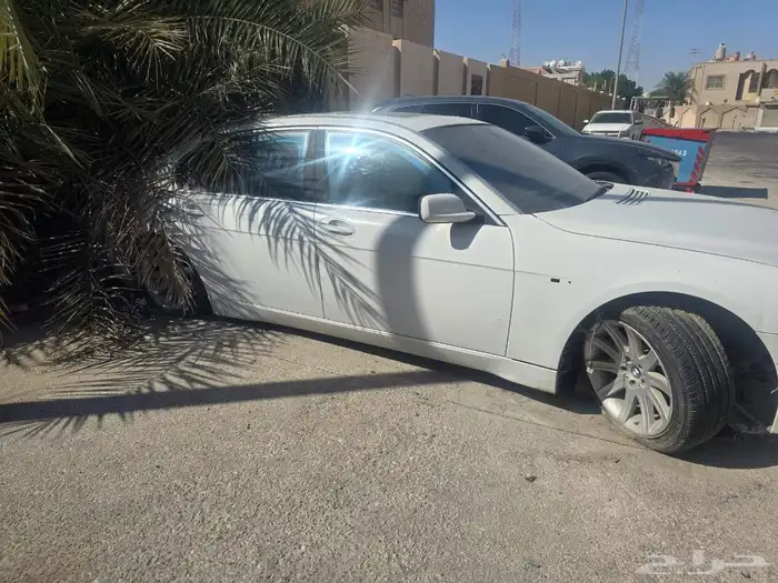 للبيع تشليح Bmw 740 موديل 2004 نضيفه جدا 4