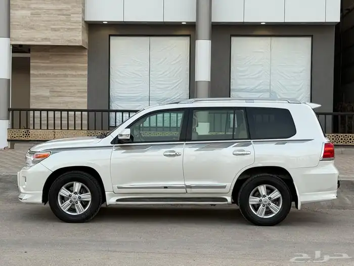 تويوتا - لاندكروزر - GXR - 2014 - سعودي - فل 2