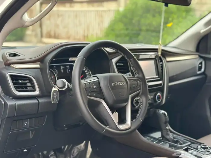 ايسوزو MUX 2024 نص فل 8