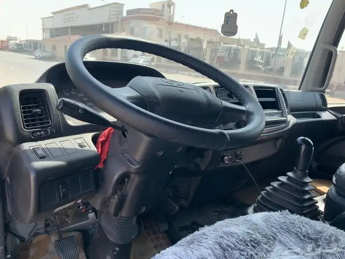 لوري ايسوزو حافظه 2014 8