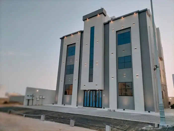 للبيع ادوار بمخطط 9 بمساحة 260 متر 0