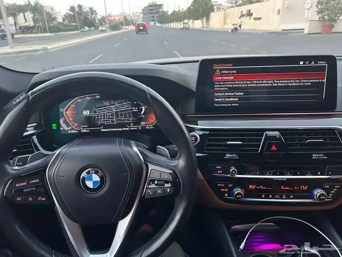 سيارة BMW 520i   موديل 2022 مخزنه وكاله 7