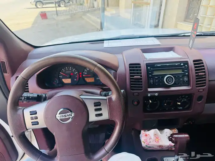 للبيع نيسان نافارا 2015 9
