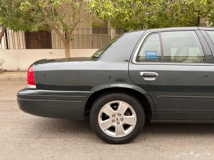 فورد كراون فكتوريا سعودي مخزن في قمه النظافه 7