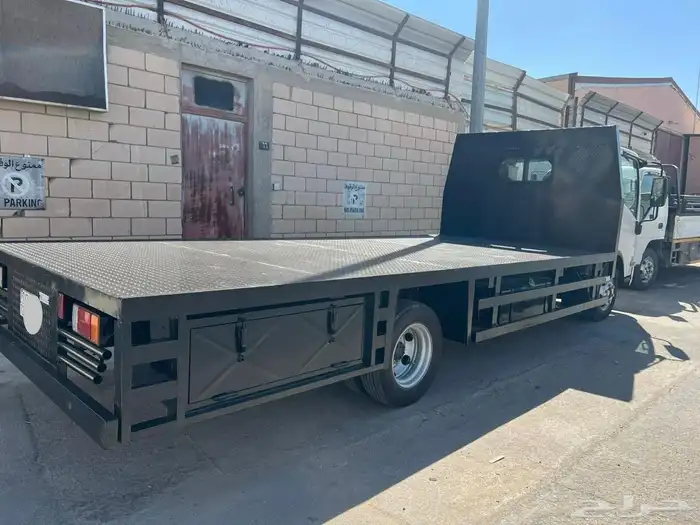 دينه للايجار الشهري مع السائق ايسوزو 2025 حجم 5.67 سم 1