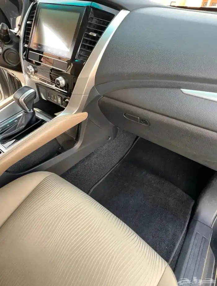 جيب ميتسوبيشي مونتيرو 2021 ( نص فل ) 13