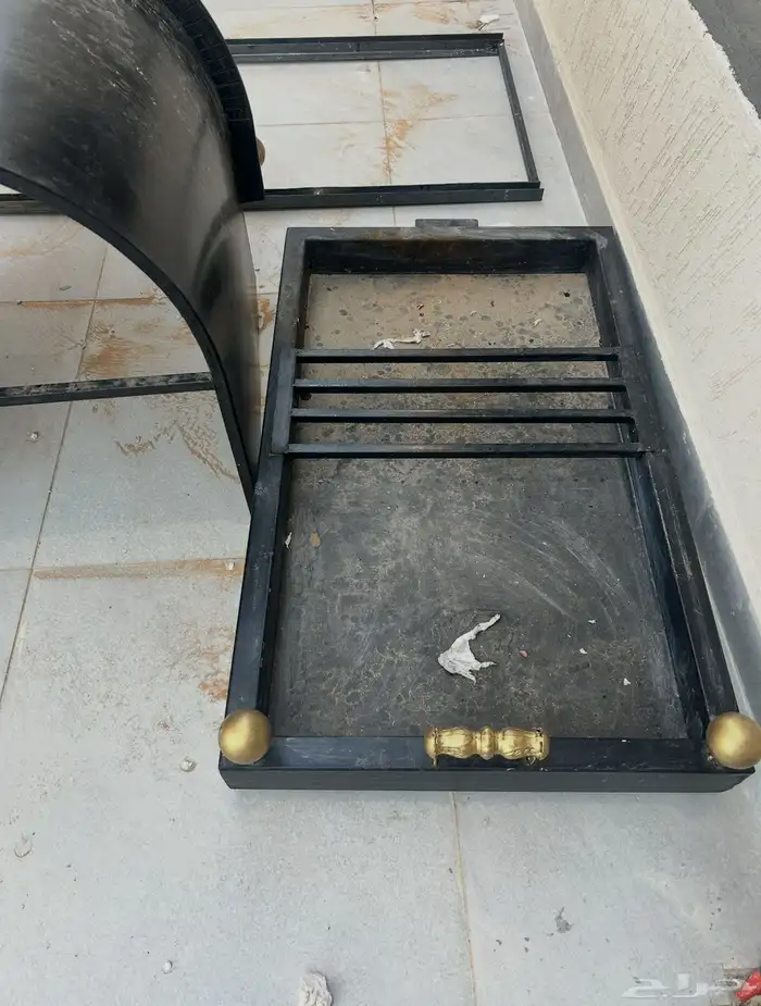 للبيع ثلاجه وتسريحه ومنقل حديد 1