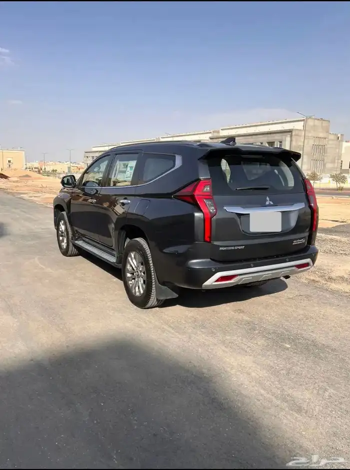 جيب ميتسوبيشي مونتيرو 2021 ( نص فل ) 2