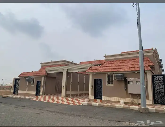 دور واسع ونظيف وتشطيب انيق للايجار الشهري او اليومي 0