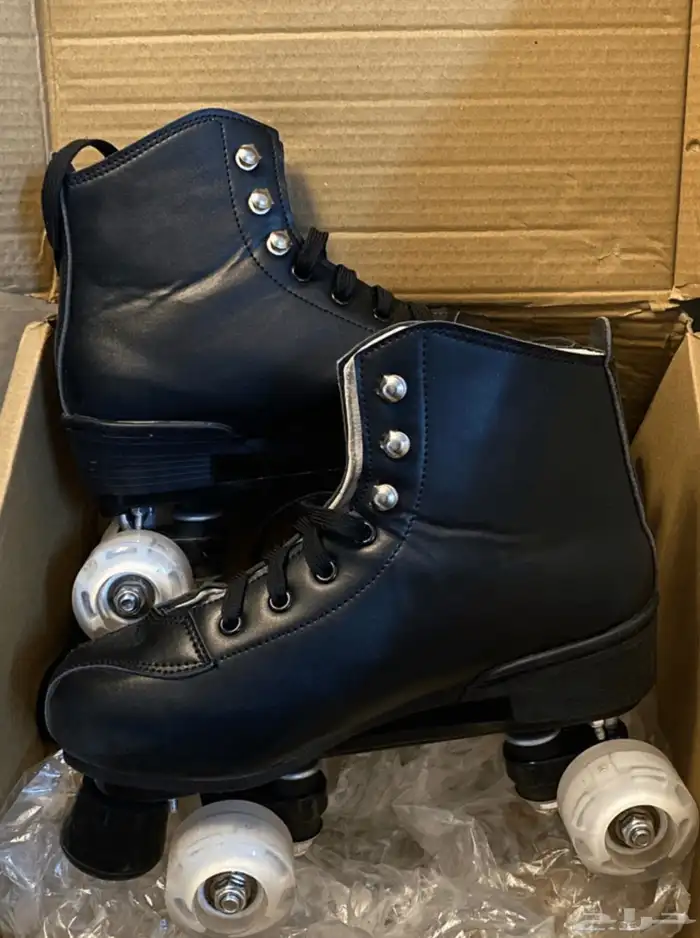 سكيت تزلج للكبار مقاس 40 مع معدات حمايه 0