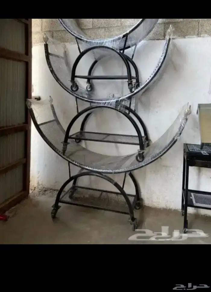 استاند حطب ويوجد لدينا حطب 0