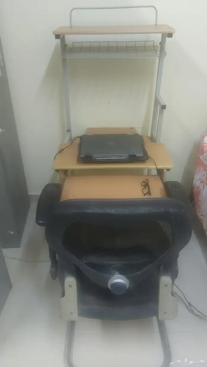 تربيزه كمبيوتر او لاب توب مستعمله 0